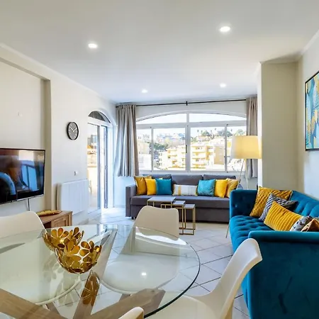 Apartament Renoviertes Mit Grosser Terrasse *