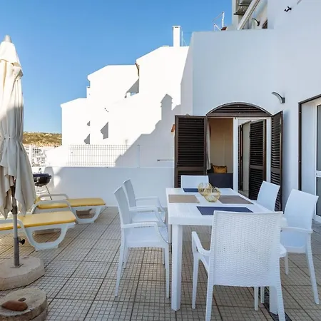 Renoviertes Mit Grosser Terrasse *