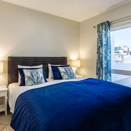 Apartament Renoviertes Mit Grosser Terrasse *