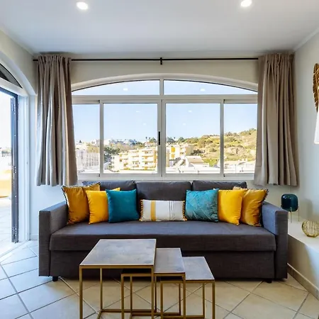 Renoviertes Mit Grosser Terrasse * Albufeira