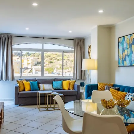 Renoviertes Mit Grosser Terrasse Apartamento *