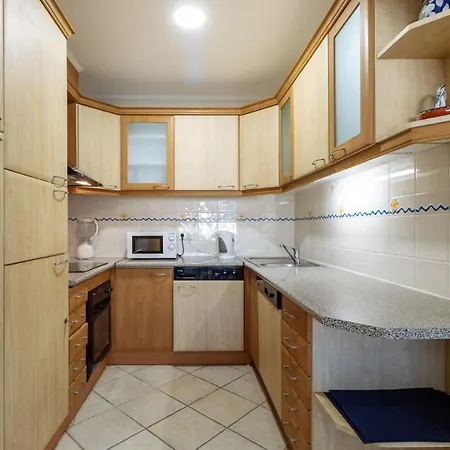 Renoviertes Mit Grosser Terrasse Albufeira